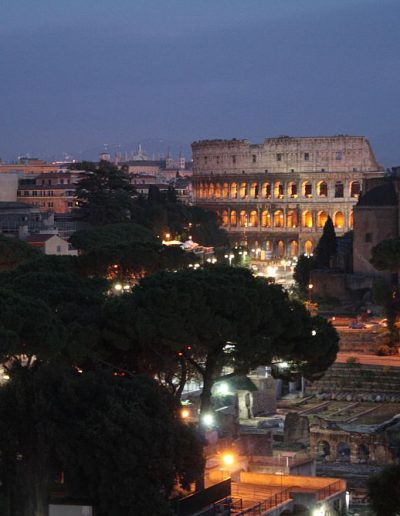 A Forum Romanum és a Colosseum este