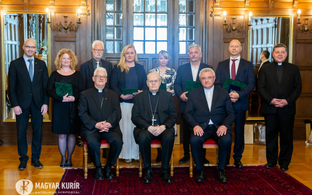 Kitüntették a húszéves Magyar Katolikus Rádió munkatársait
